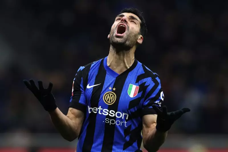 مهدي طارمي مهاجم إنتر ميلان